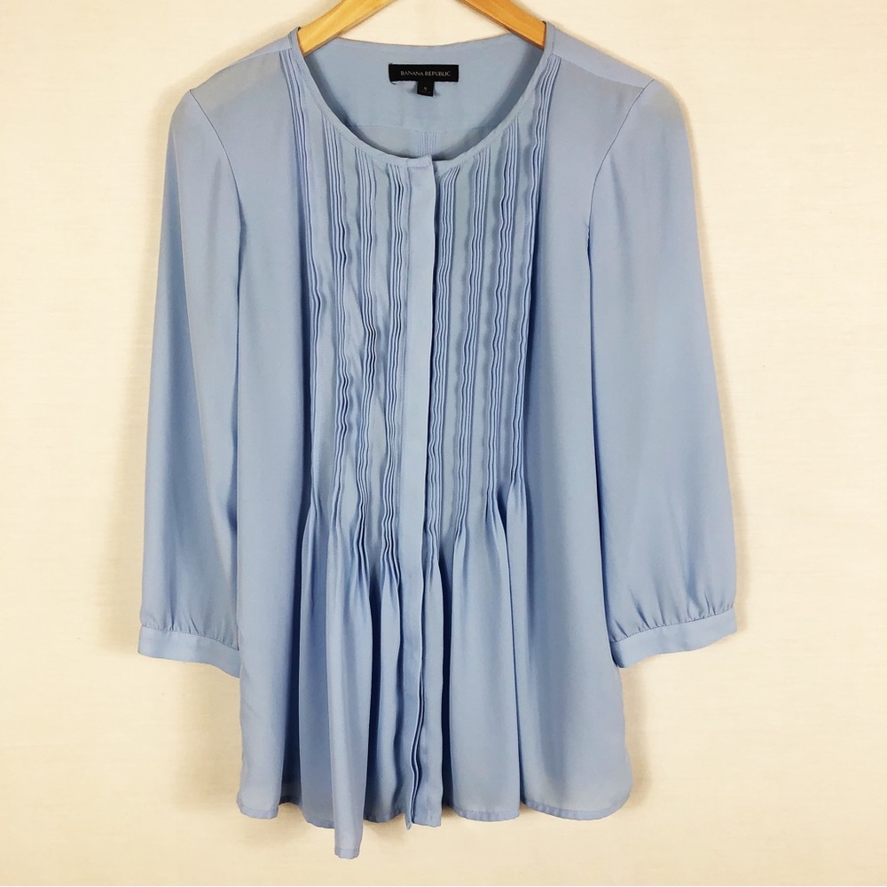 Banana Republic Pleated Hidden Button Down Blouse | Periwinkle Blue | Size Small